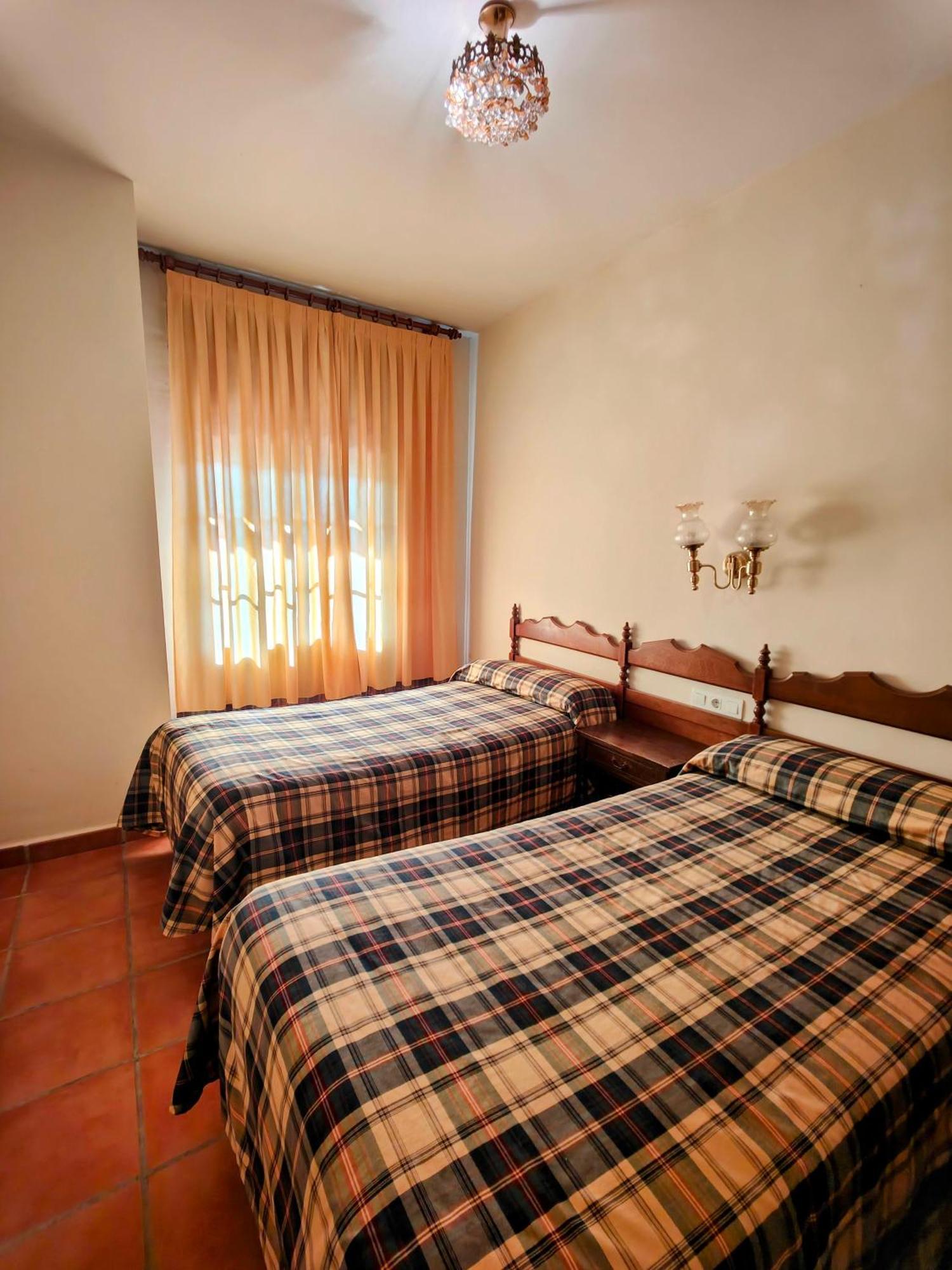 Hostal Montemayor Montemayor del Rio Dış mekan fotoğraf
